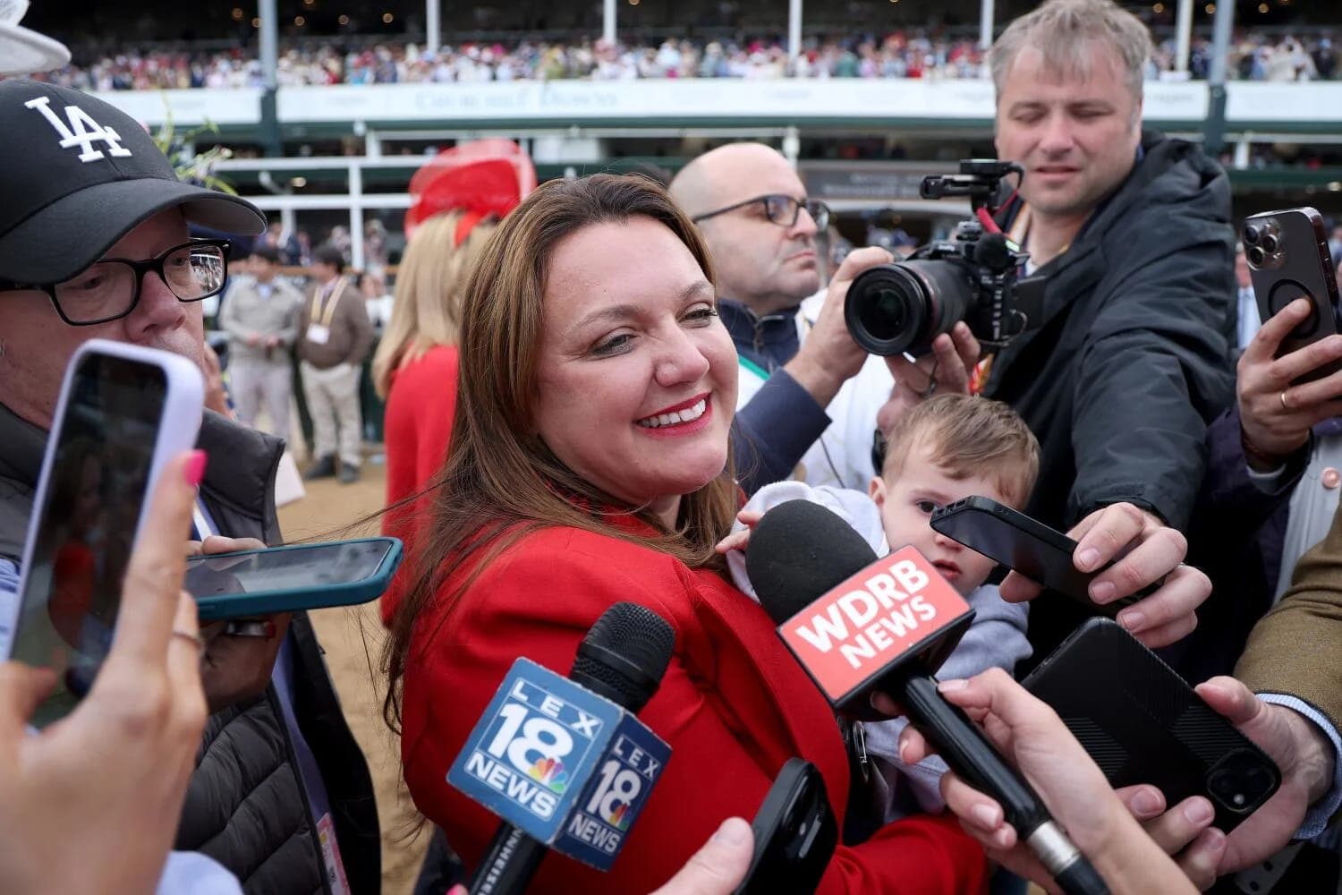 Rompe barrera de 152 años: mujer conquista por primera vez el Kentucky Derby