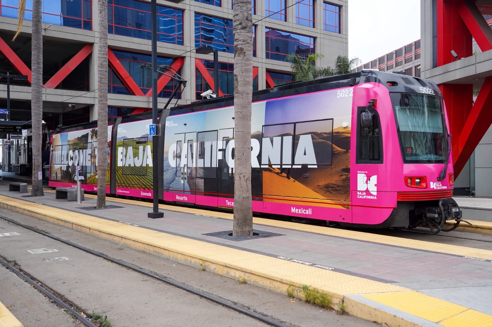 Baja California promociona sus siete destinos en el MTS Trolley de San Diego durante la temporada alta de verano