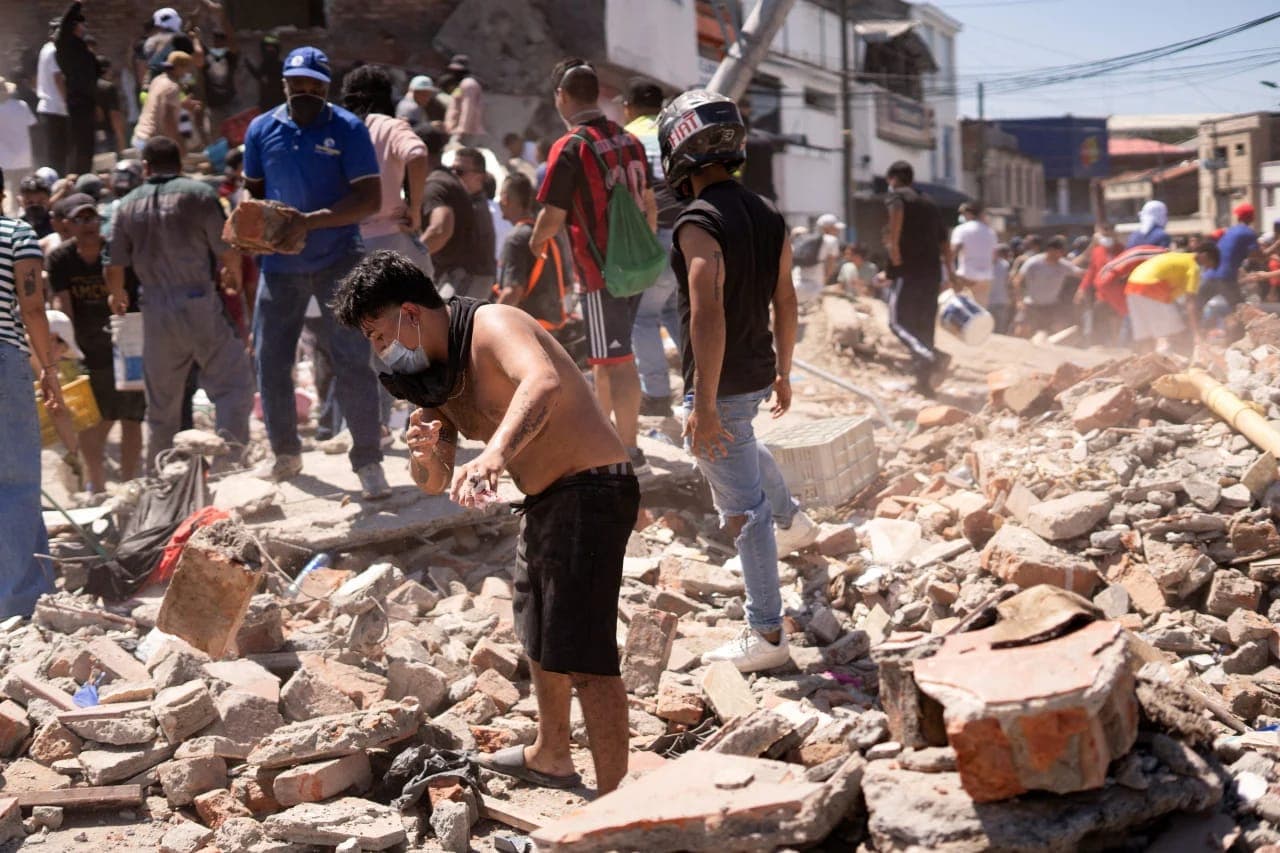 Terremoto de magnitud 7.4 golpea Colombia; reportan muertos y edificios colapsados