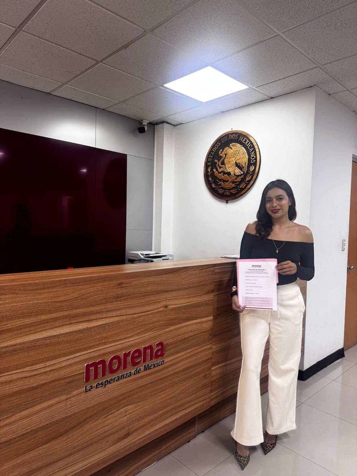 Aurora Inzunza se registra por la Coordinación Municipal de Morena en San Quintín